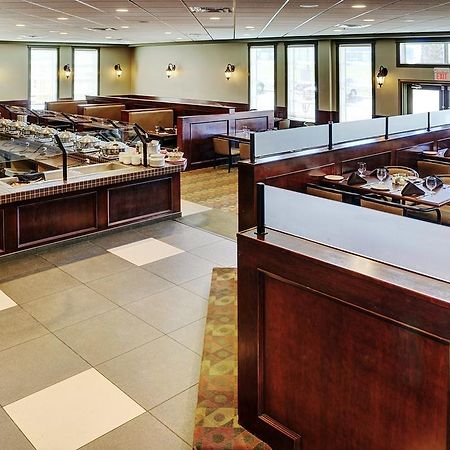 Chateau Nova Hotel Fort Mcmurray Dış mekan fotoğraf