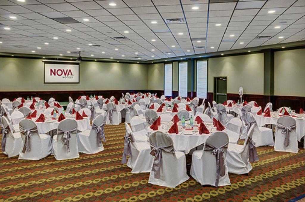Chateau Nova Hotel Fort Mcmurray Dış mekan fotoğraf