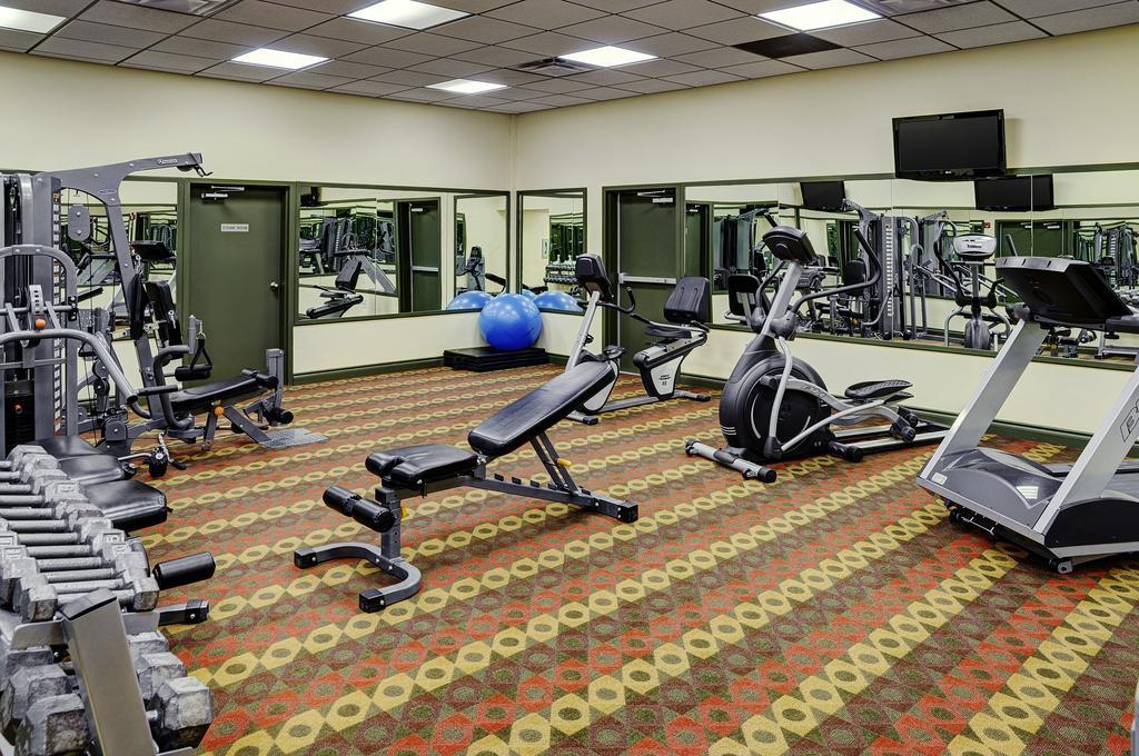 Chateau Nova Hotel Fort Mcmurray Dış mekan fotoğraf