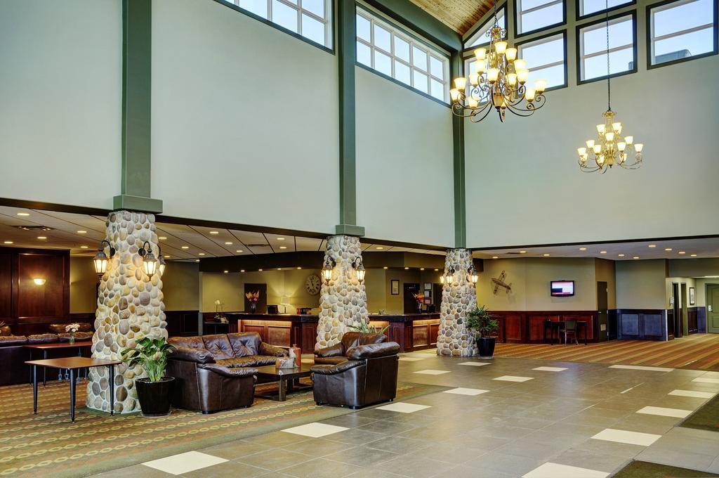 Chateau Nova Hotel Fort Mcmurray Dış mekan fotoğraf