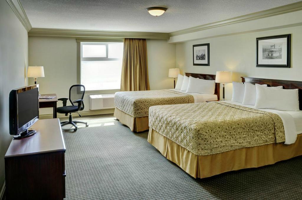 Chateau Nova Hotel Fort Mcmurray Oda fotoğraf
