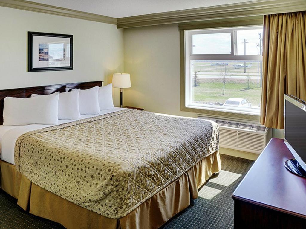 Chateau Nova Hotel Fort Mcmurray Oda fotoğraf